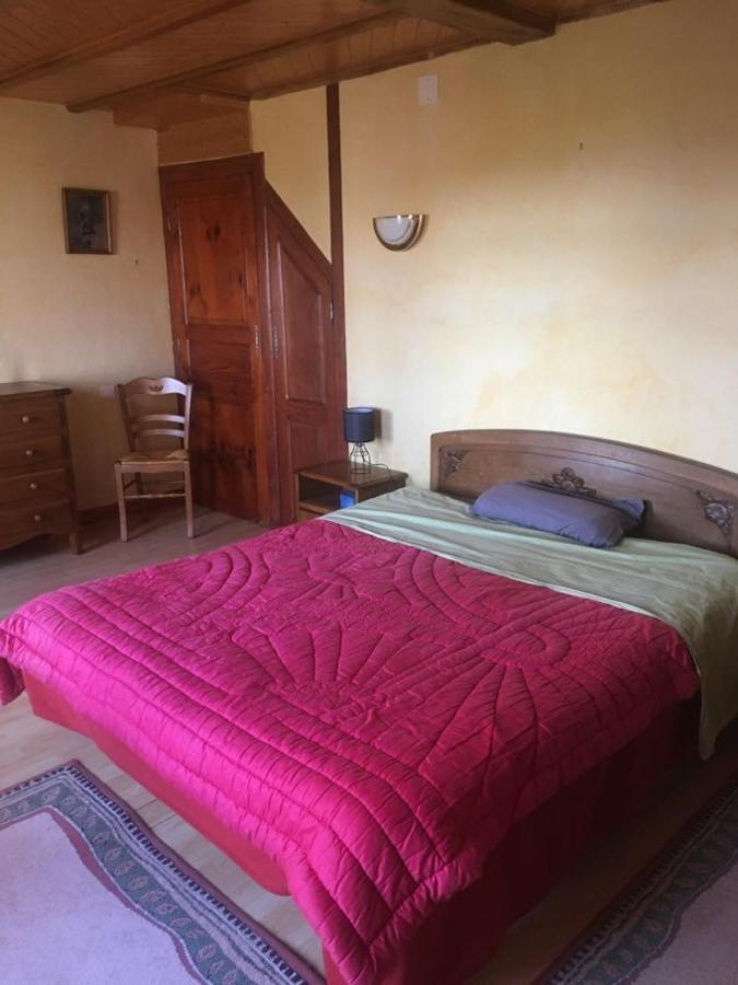 Gite A La Campagne Quins Bagian luar foto